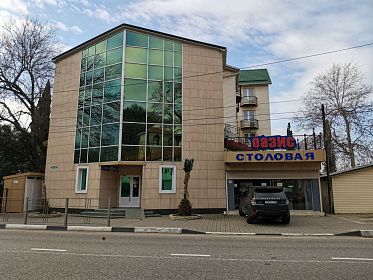 Капитальная гостиница в центре Лазаревского