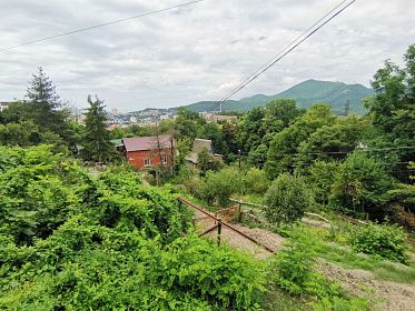 Земельный участок с частью дома в Лазаревском